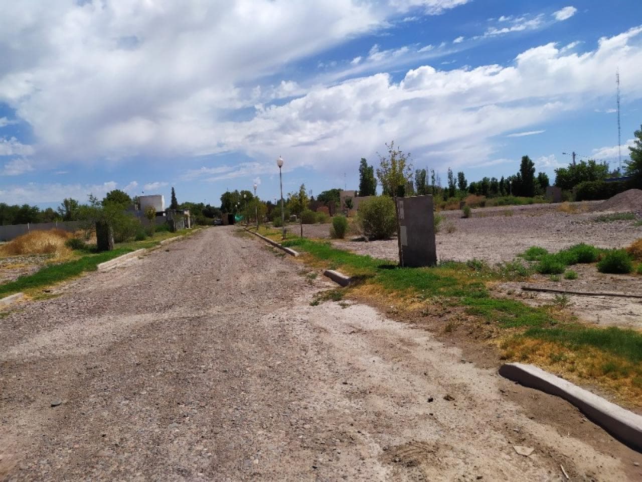Lote De 700m2. Barrio Privado El Pedenal.. Energía Subterránea. Santa Lucia