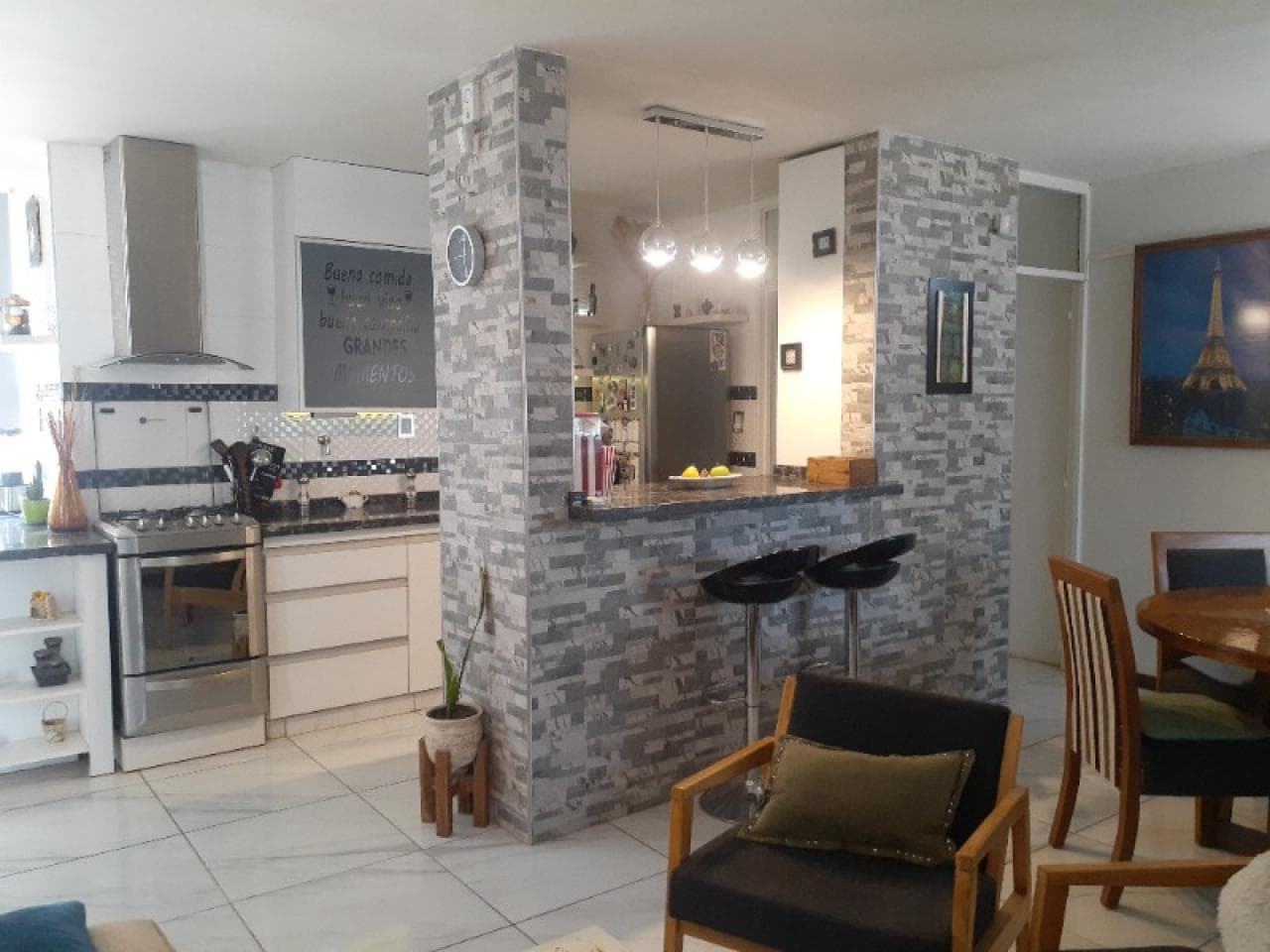 Casa De 4 Dorm. Y 2 Baños , Remodelada A Nueva - Zona Capital Oeste .-