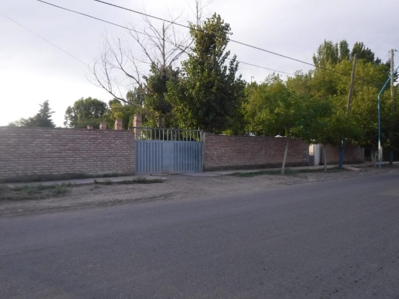 Venta. Casa Y Lote Grande. Albardon