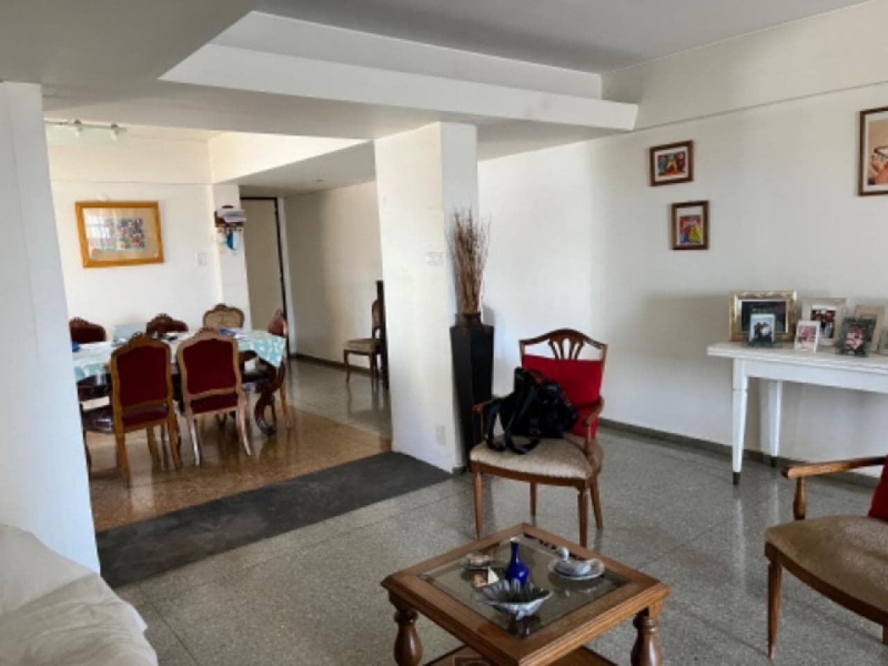Oportunidad - Amplio Depto. En Pleno Centro, 2 Dormit. Y 2 Baños - Calle Mitre A Mts De Mendoza - Capital.-