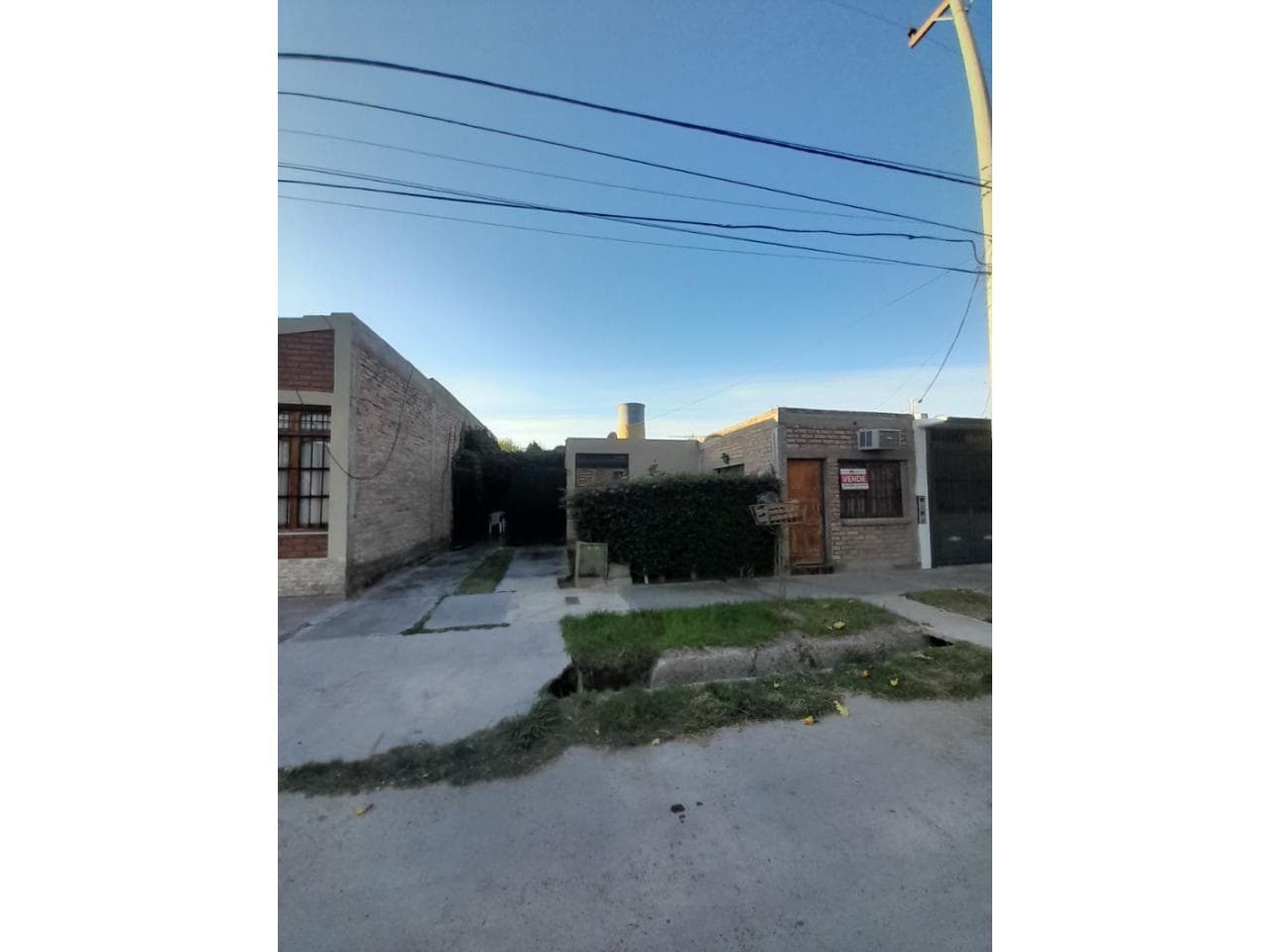 Venta. Casa De Tres Dormitorios En Barrio Cgt Rivadavia