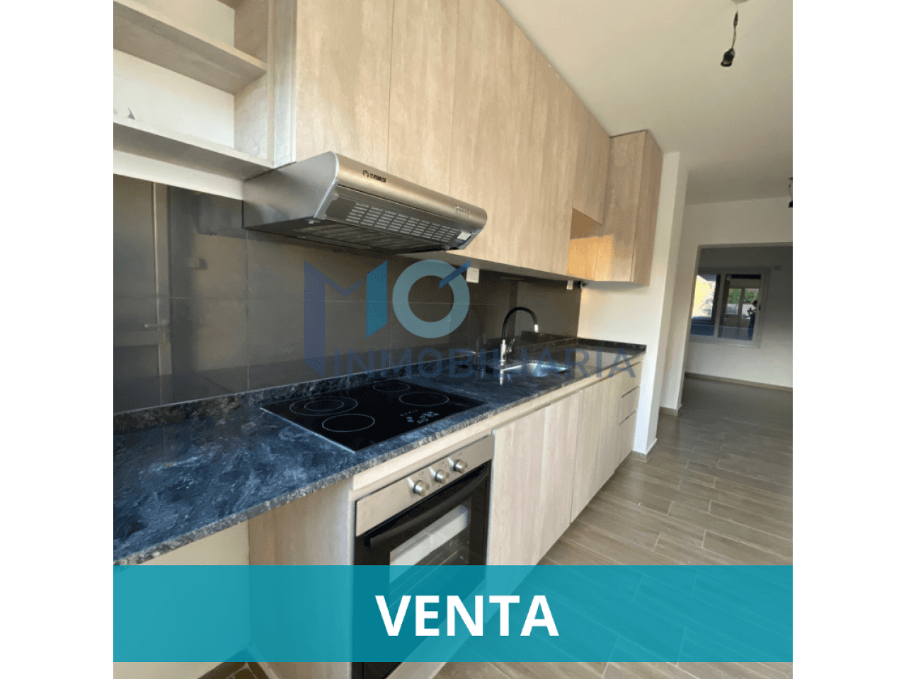 Venta De Hermoso Departamento, 1 Dormitorio, Baño , Living Comedor, Patio Propio, Cochera Techada