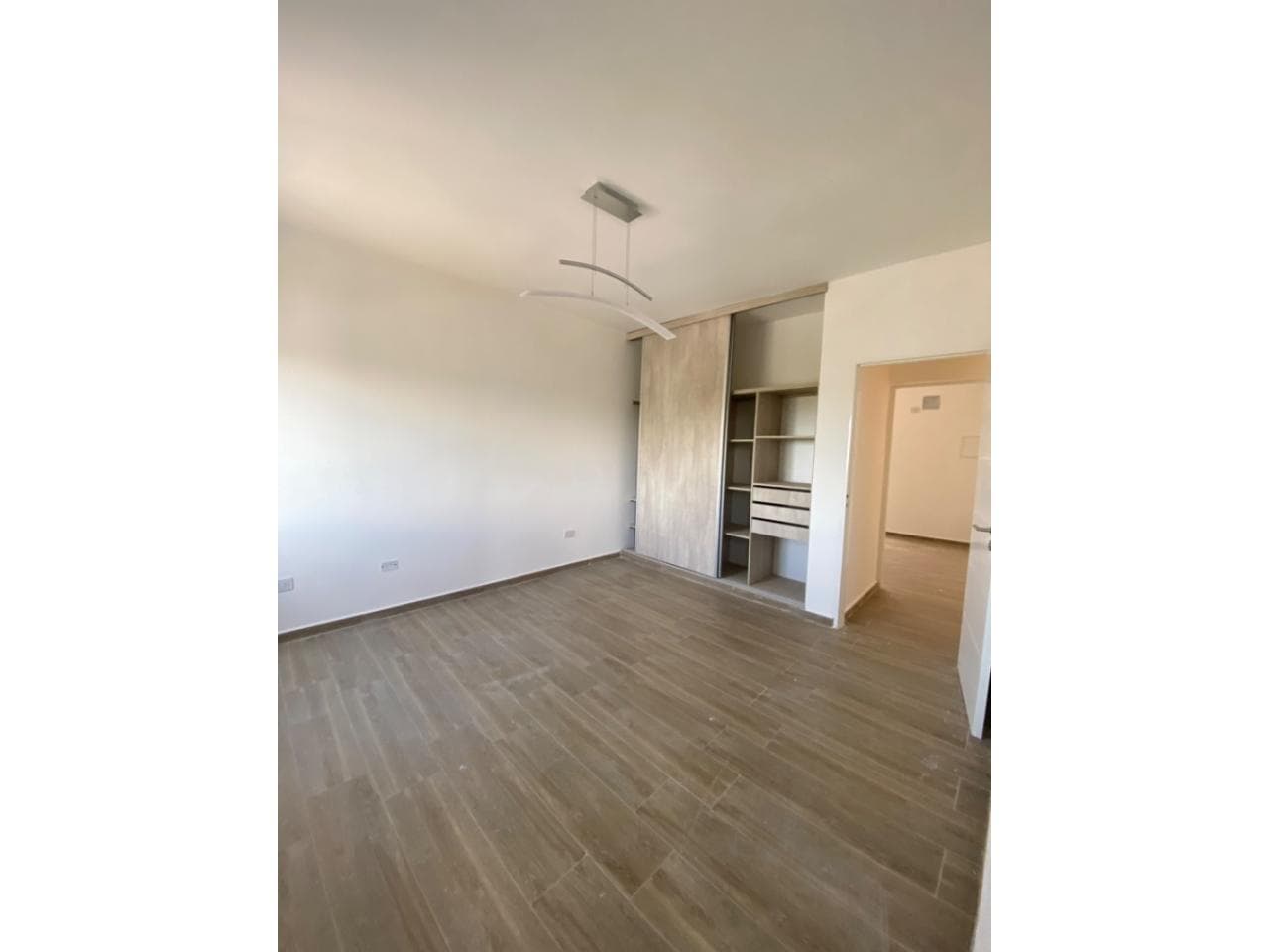 Venta. Duplex Con Cochera Y Jardin, Dos Dormitorios, Dos Baños. Capital