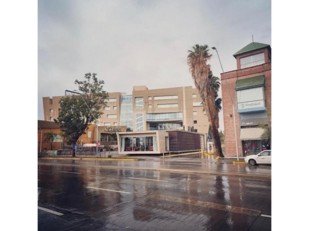 Venta. Dueño Vende Casa Frente A Del Bono Shopping, 1500m2. Capital