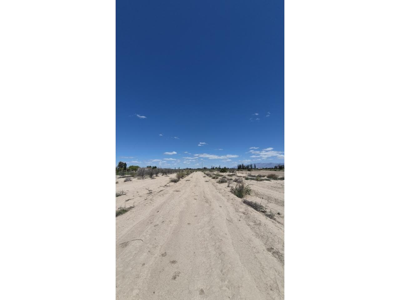 Venta. Terreno De  7000  Metros  , Esta Ubicado Al Lado Del Barrio Privado Villa Mogote. Cel 2645134353