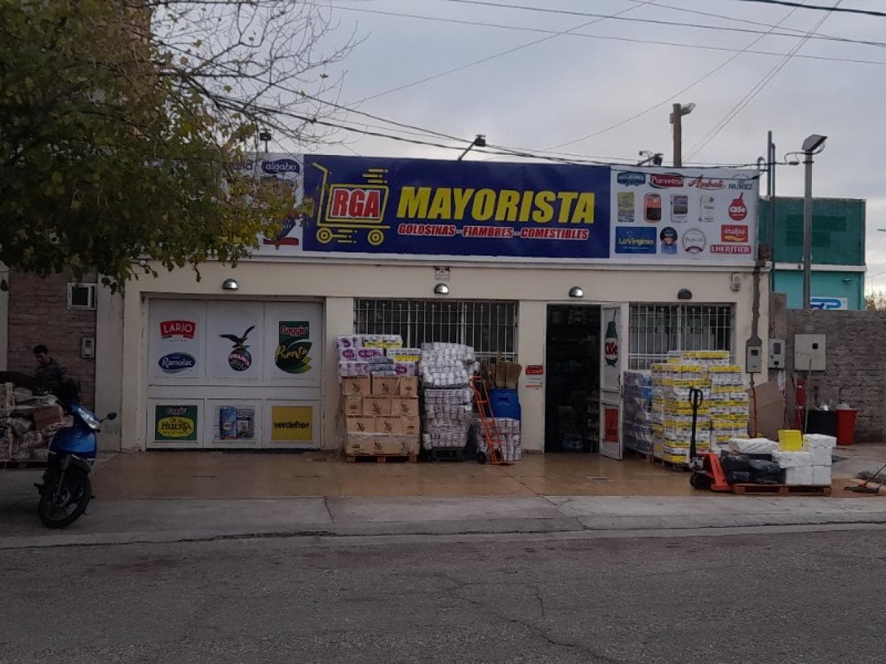 Venta. Casa, 4 Dormitorios. Lateral De Ruta 40 Y Av Rawson. Capital