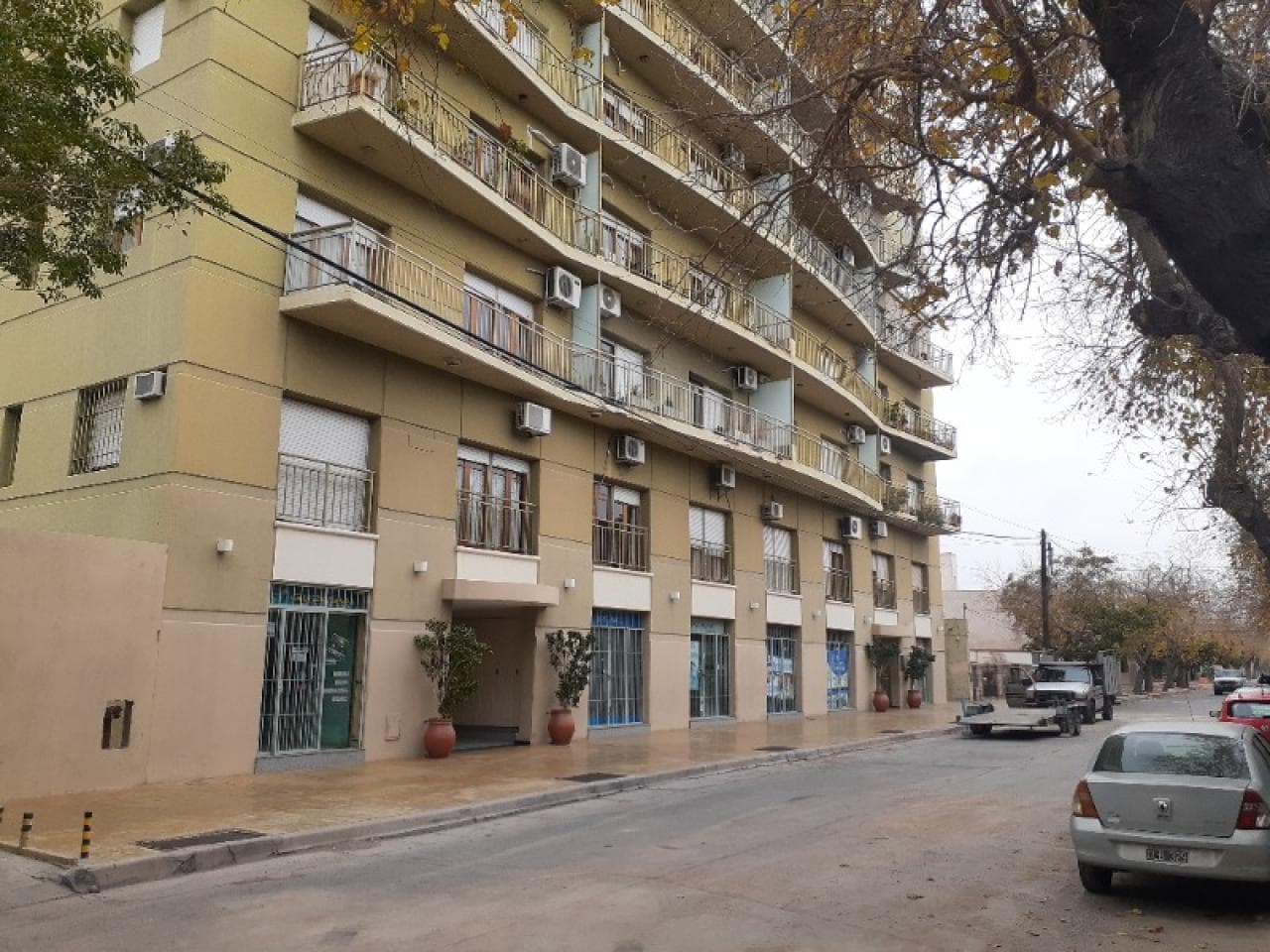 Oportunidad - Fantastico Depto. Frontal De 2 Dormit. Y 1 Baño - 3 Piso Edif. Tambolar - Capital.-