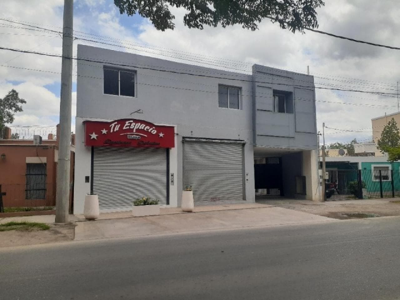 Vendo Salon Comercial A Estrenar Sobre Calle Calivar Norte - Sup. = 25 M2 - Zona Residencial De Rivadavia.-