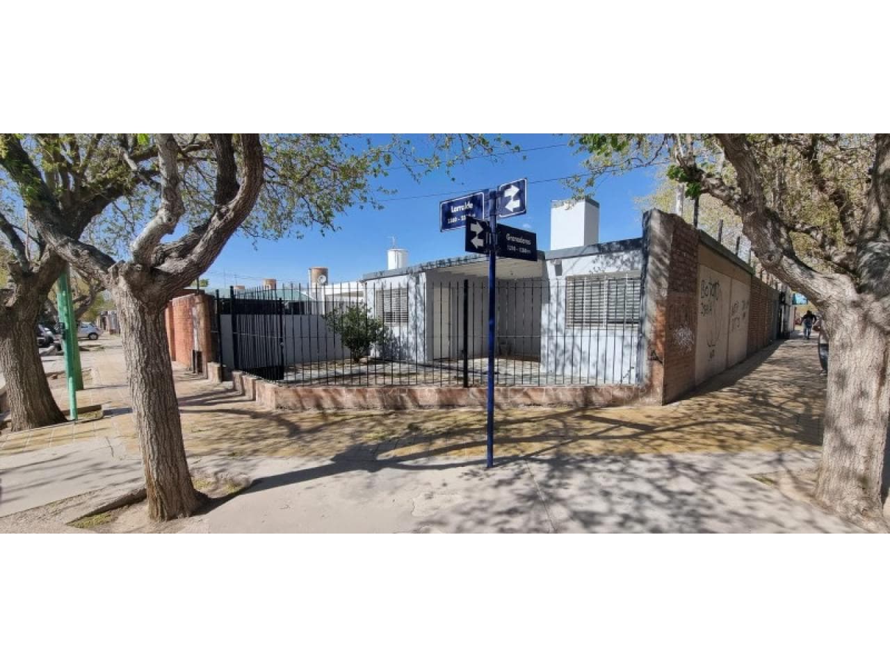 Venta. Casa Esquina Reciclada A Nueva En B° Aramburu