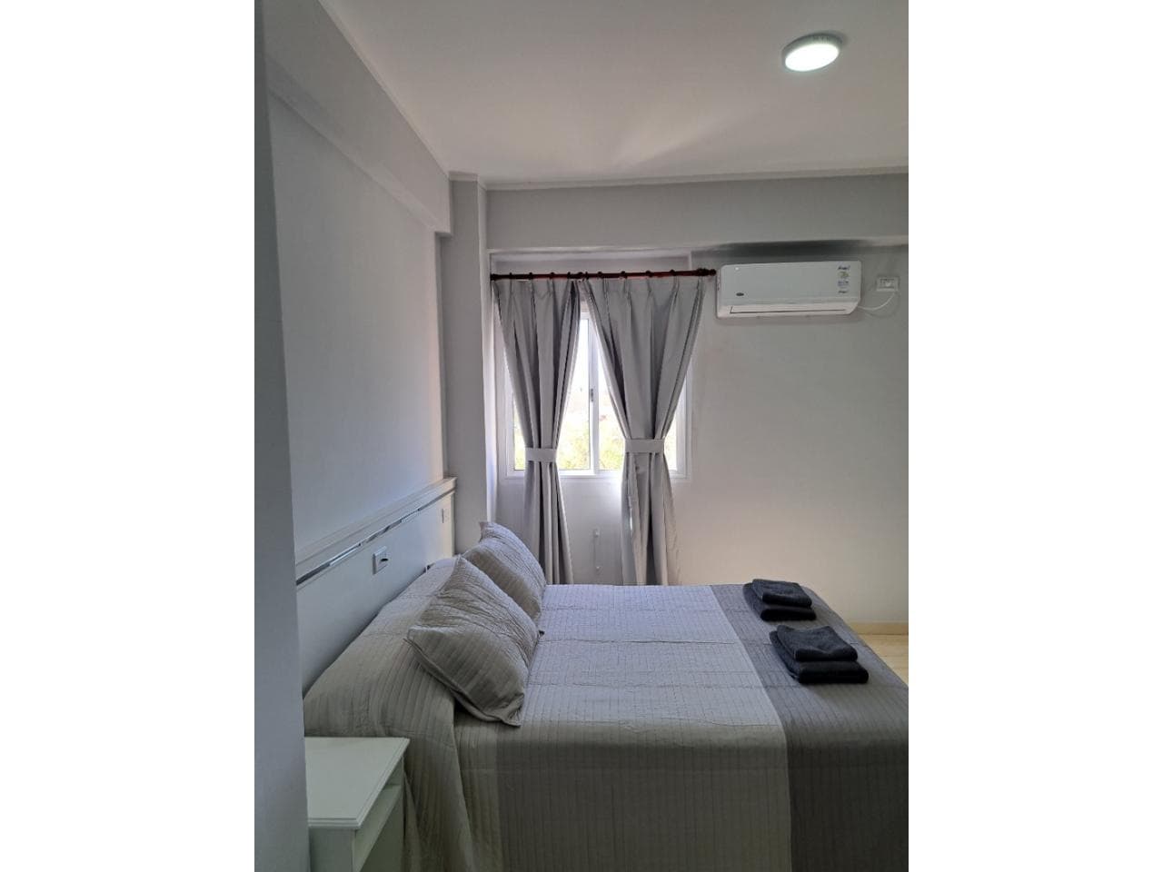 Monoamb. Amoblado.microcentro. Todos Los Servicios Incluidos, Salvo Energía Según Consumo.