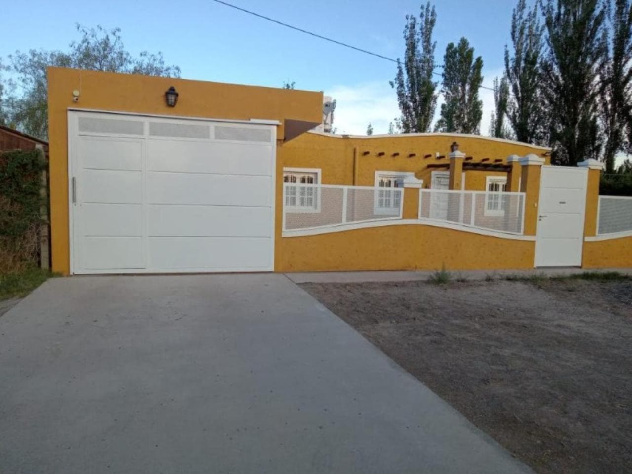 Venta. Albardon Casa De 3 Dormitorios, 2 Baños, En Excelente Ubicacion