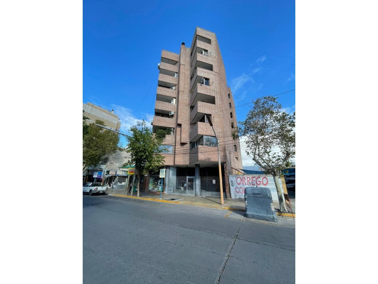 Venta. Departamento De Categoría  Excelente Ubicación - Calle Mendoza Pasando Av Libertador. Capital