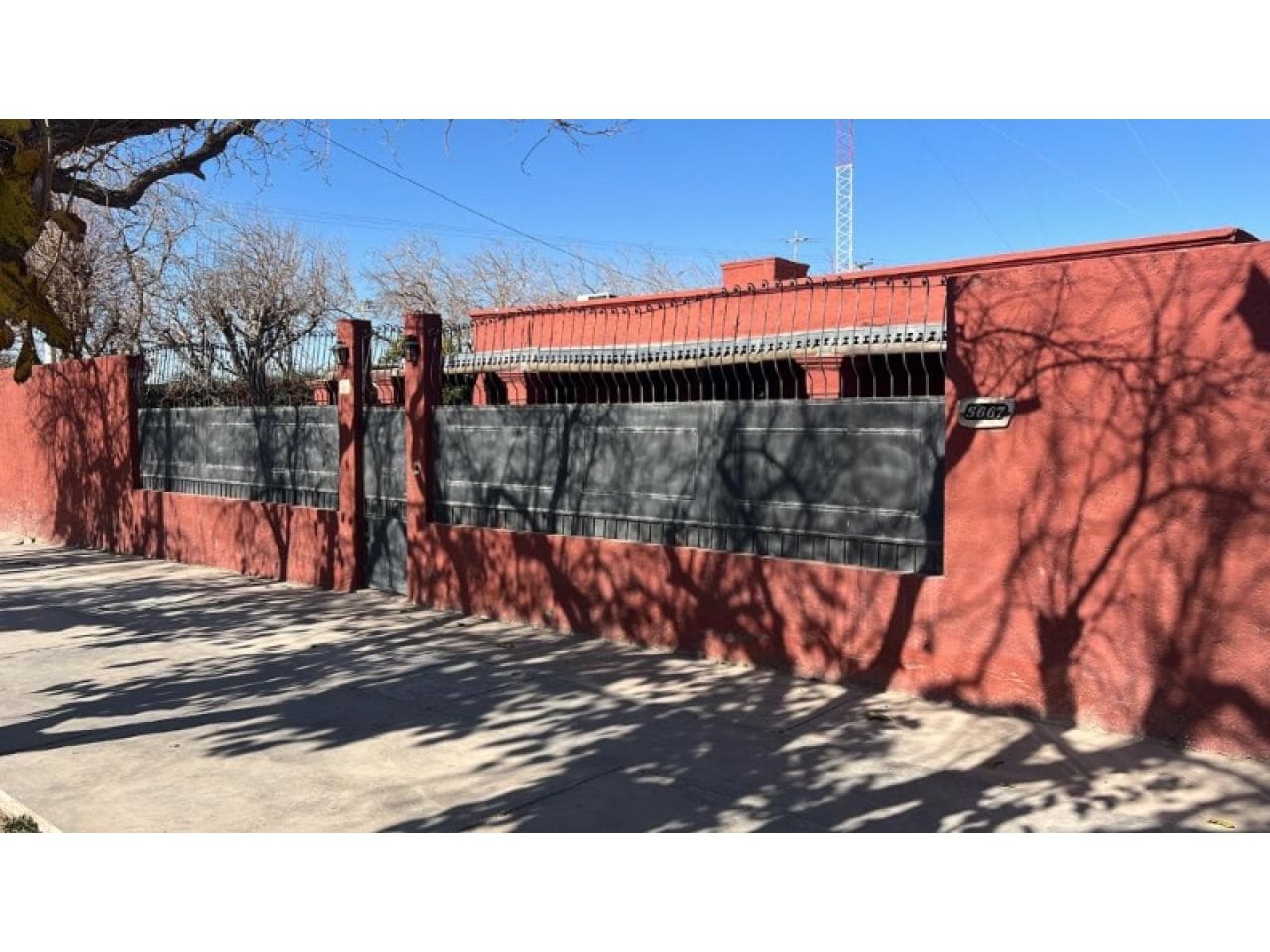 Alto De Sierra, Chalet De 5 Ambientes, 2 Baños, Galeria Quincho Piscina. Santa Lucia Apto Prestamo Hipotecario