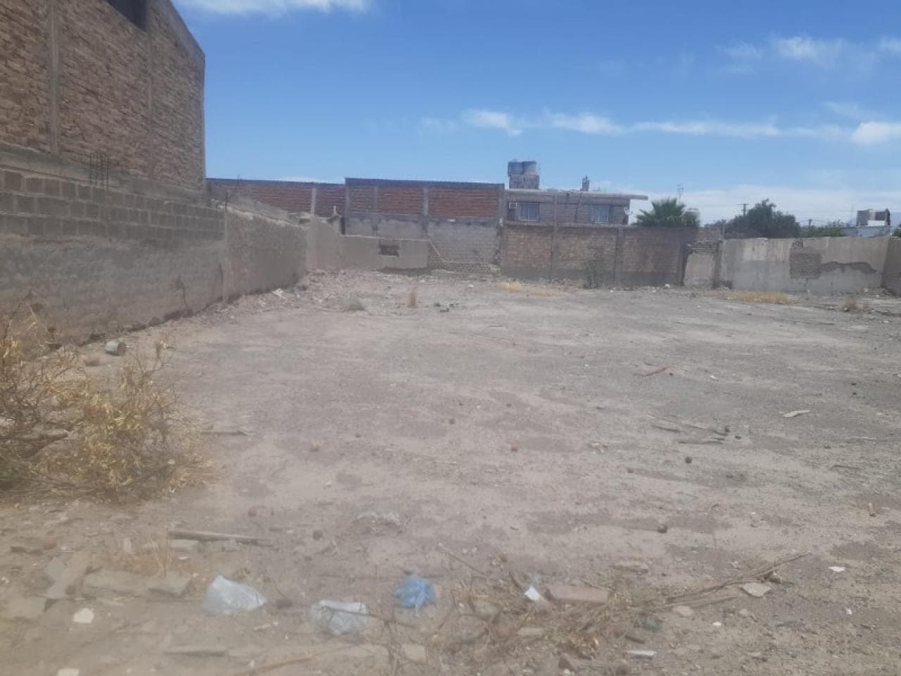 Atencion Inversionistas - Fantastico Terreno ( Lote ) De 1.600 M2 - Zona Av. Rioja Y M. Moreno - Capital.-