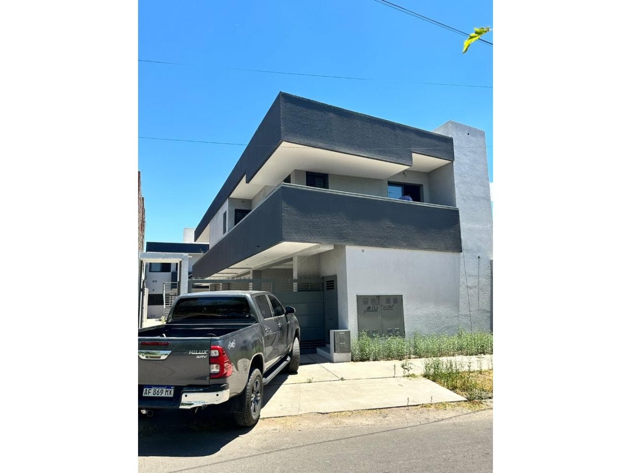 Venta Total De Complejo Con 6 Deptos. A Estrenar - Primera Categoria - Rivadavia .-