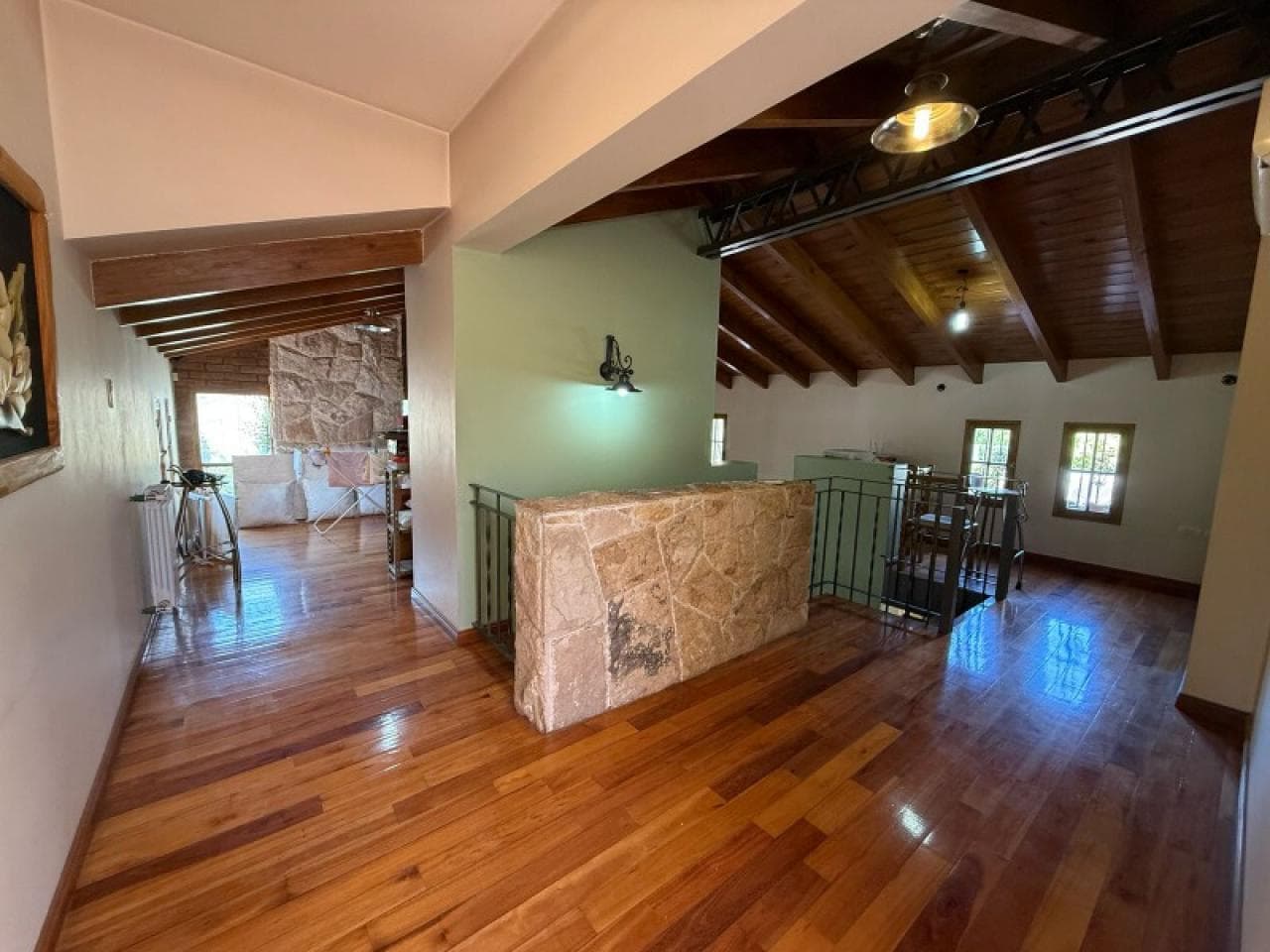 Espectacular Casa De 5 Dormit. Y 5 Baños - Zona Semi Privada Del B. Cooperarq 4 - Rivadavia.-