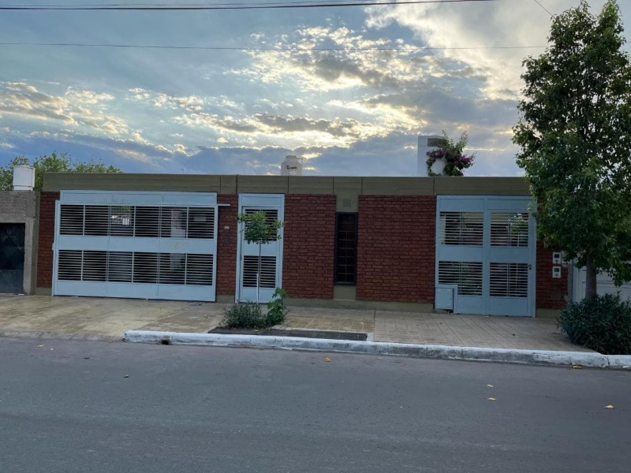 Venta. 🏡casa En Capital Barrio Universitario. 4 Dormitorios