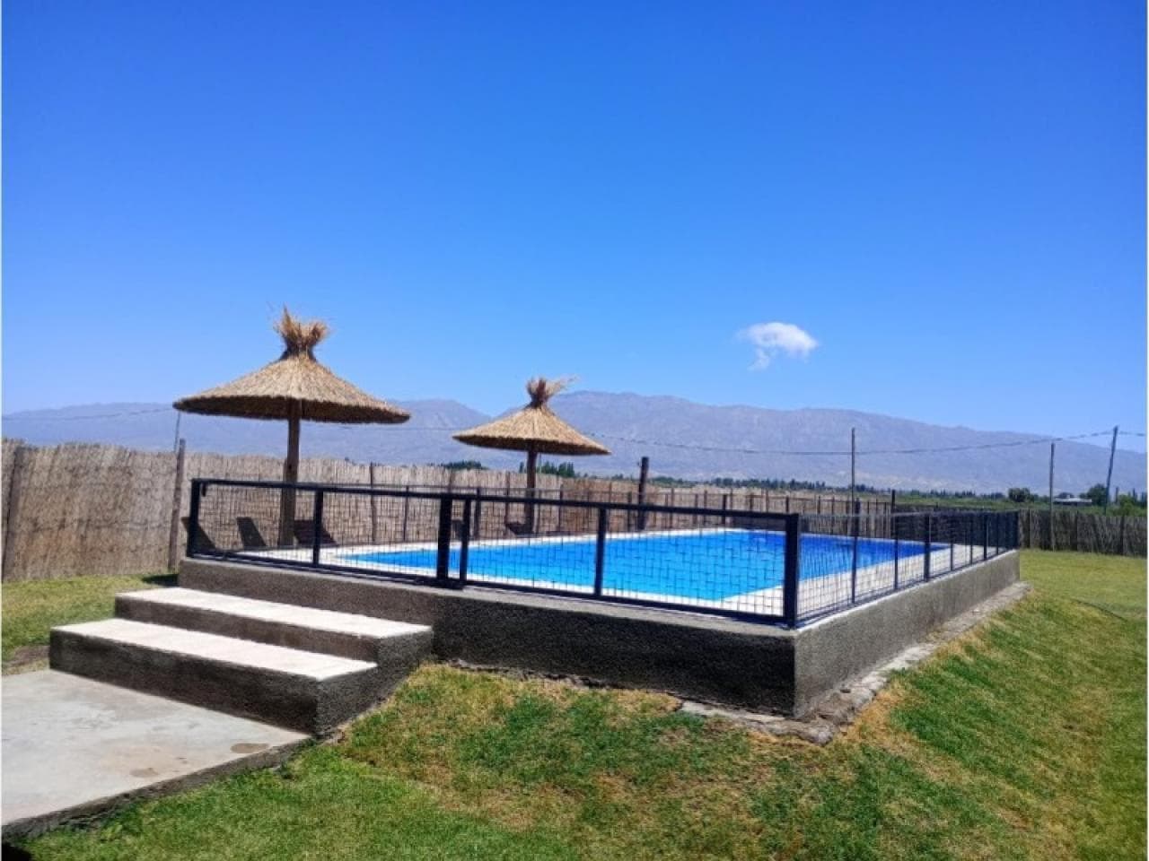 Venta. Casa Quinta Con Pileta Y Salon. Rawson