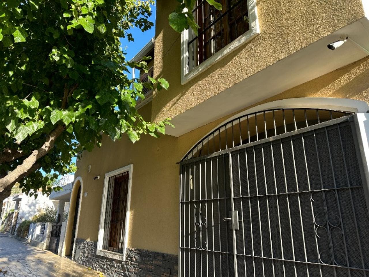 Venta. Casa. B° Residencial. Capital