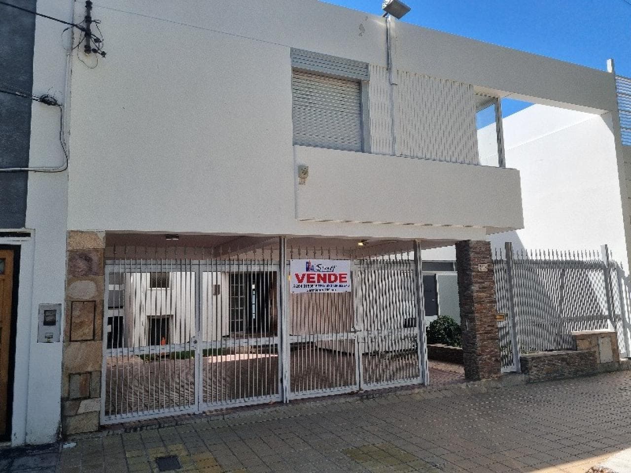 Ideal Clinica Venta. Casa De 3 Pisos - Sobre Calle San Luis