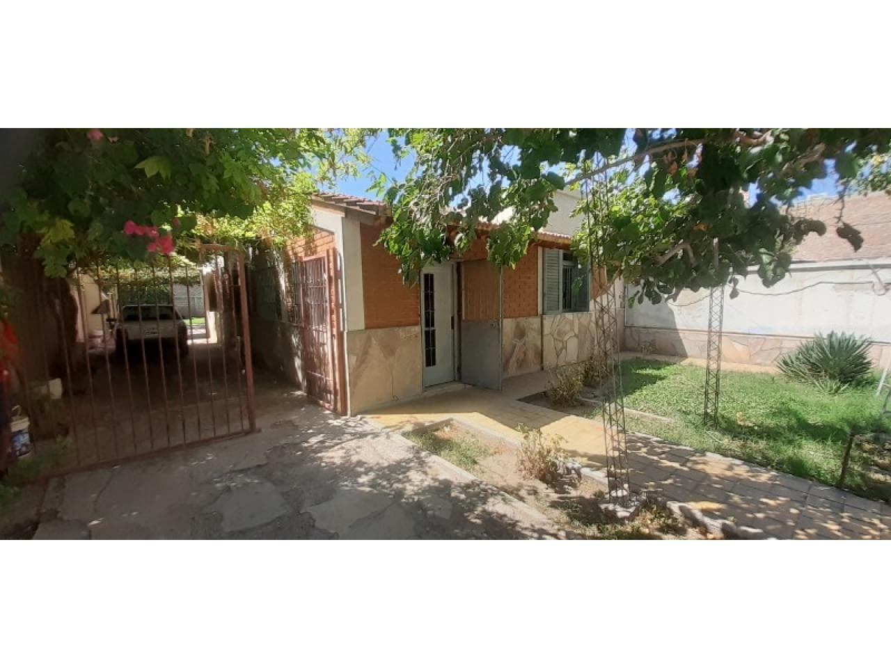 Venta. Casa 3 Dorm Con Dpto Interno De 2 Dorm- Capital-