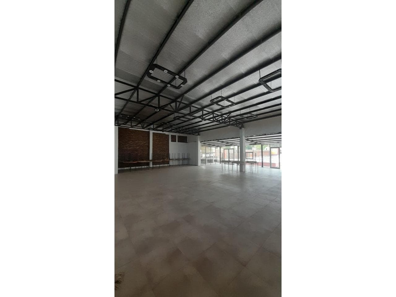 Alquilo Salón Para Eventos O Quincho Con Pileta En Ullum, Amplios Espacios Verdes, Parrilleros, Pincho Asado Y Horno