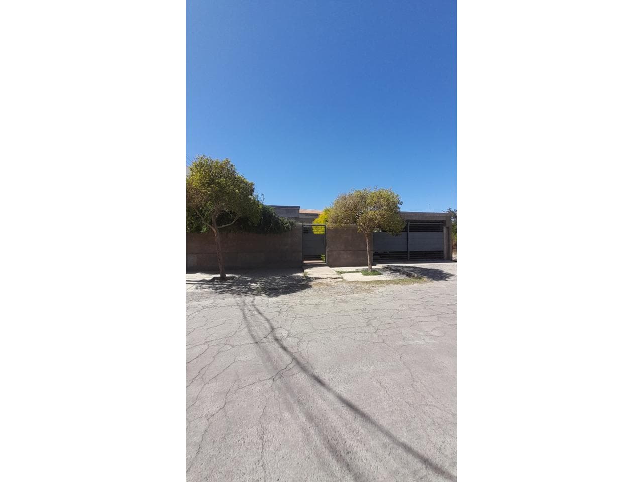 Venta. Hermosa Y Amplia Casa En Barrio Cabaña Norte 4 Dormitorios 2 Baños Amplío Fondo Con Galería Y Piscina Cochera
