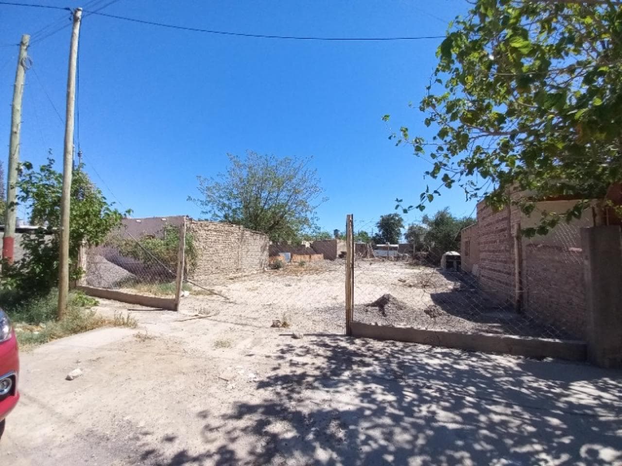 Venta. Lote Lemos Antes De Brasil (cerca Vía Rapida)