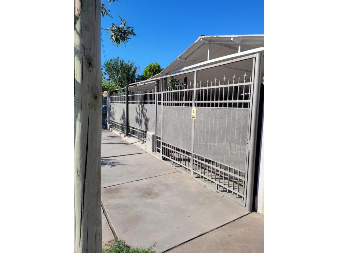 Propietario Vende Casa Y Un  Departamento En El Fondo Del Mismo De 80mts Cuadrados