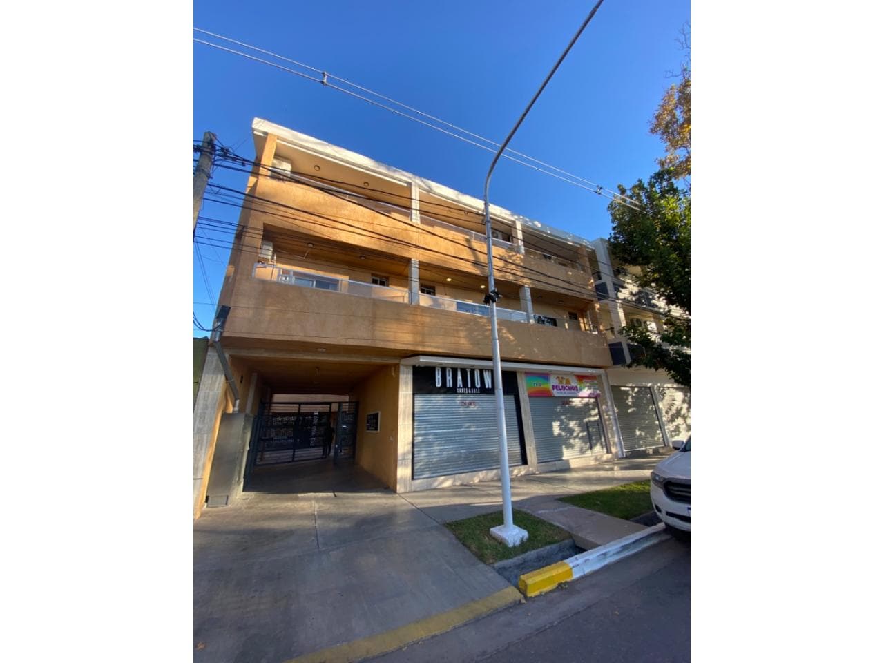 Venta. Departamento A Estrenar De 2 Dormitorios Con Cochera Sobre Av. Libertador Frente A B° Ayres De Libertdor Y Vea