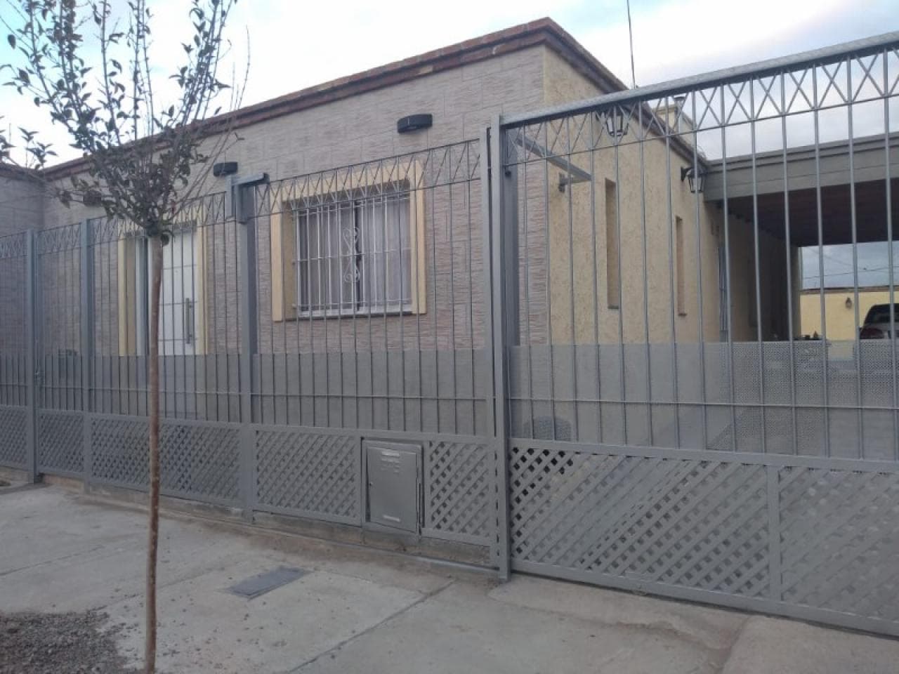 Venta. Casa  Rivadavia 100 % Remodelada, 3 Habitaciones, 3 Baños (uno En Suite) Cocina Comedor, Living Comedor, Piscina