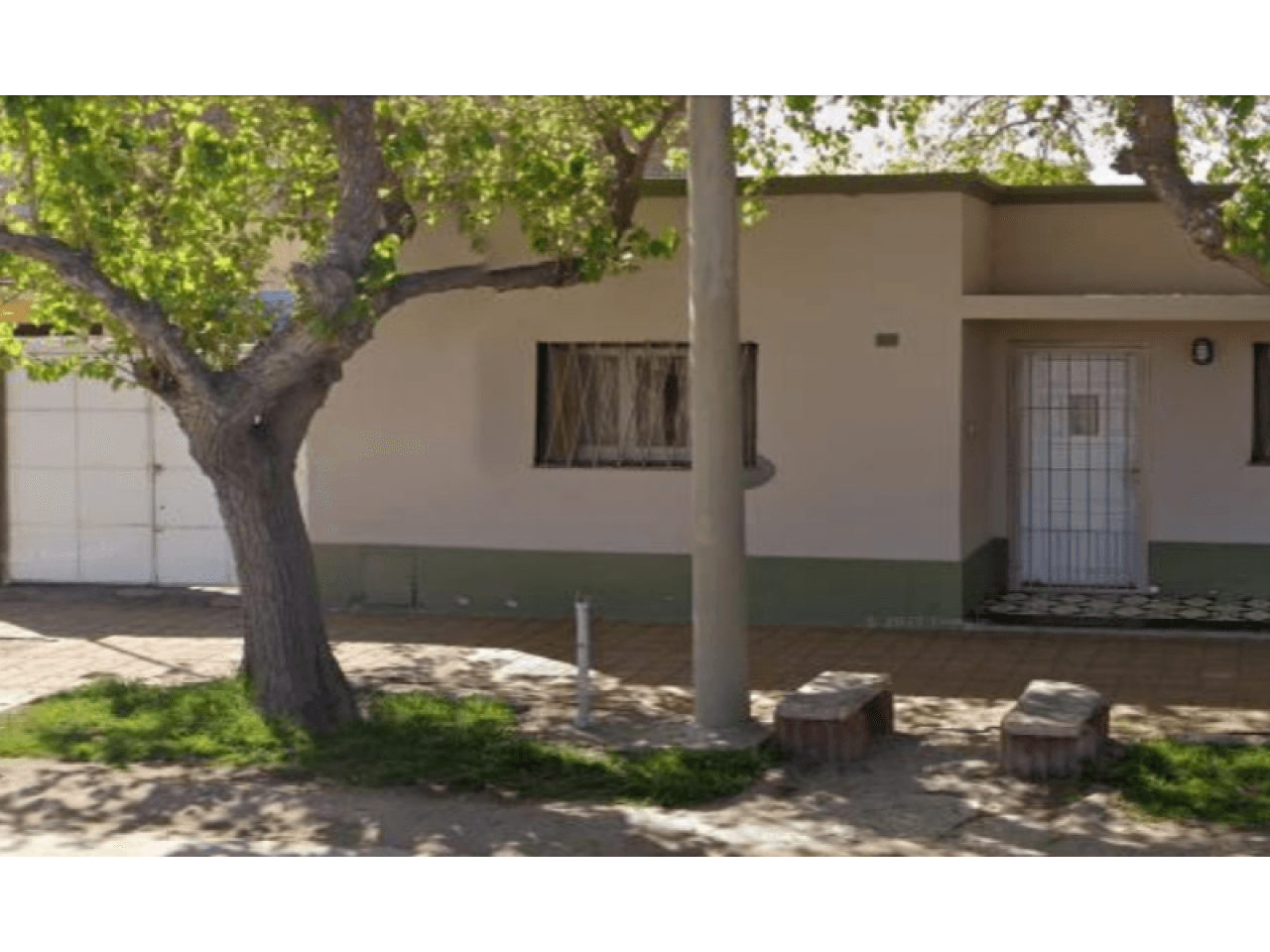 Orozco Propiedades Vende Casa Con Salida A 2 Calles , Cochera.  Excelente Ubicación En  Capital.zona Maria Auxiliadora