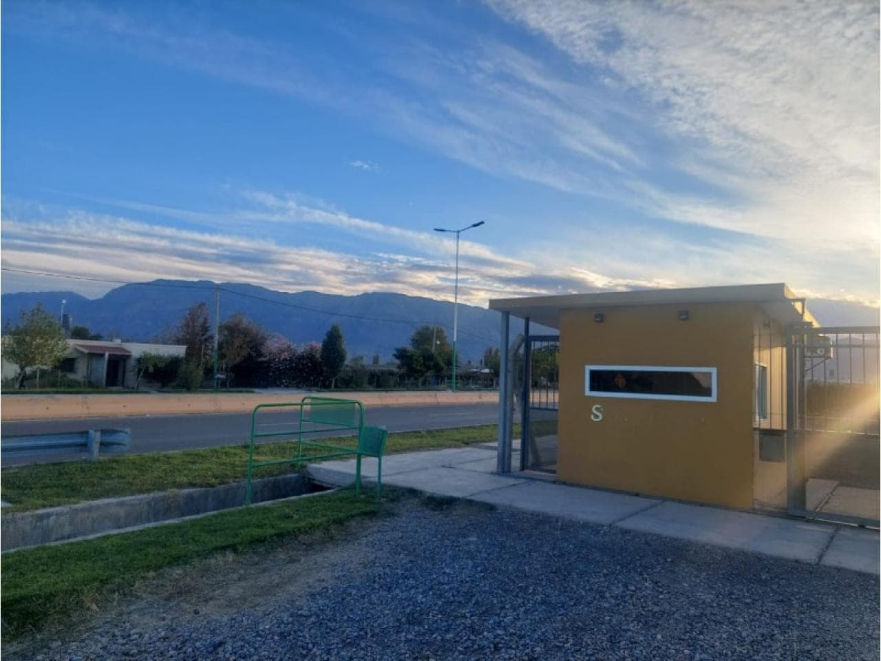 Se Vende  Amplio Terreno Barrio Privado. Pocito