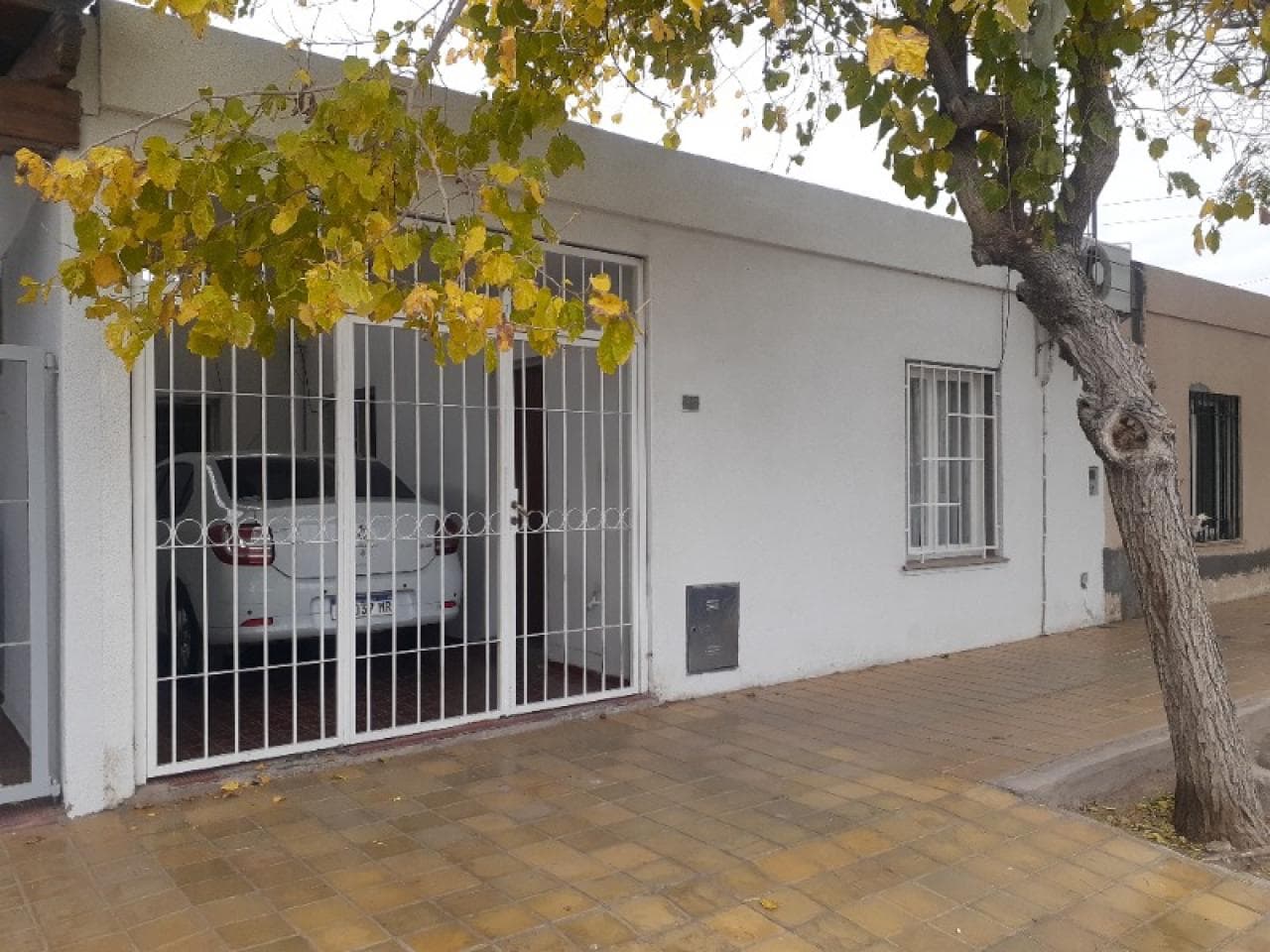 Oportunidad - Venta Casa 3 Dormit. Y 2 Baños , A Mts. Del Vea De Calle Jujuy - Capital.-