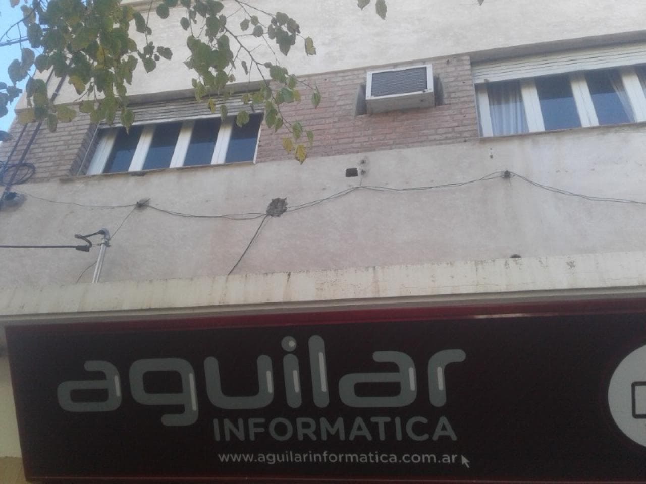 Orozco Propiedades Vende Oficinas Con Departamento En 1ª Piso - Ciudad Capital Sobre Calle Aberastain
