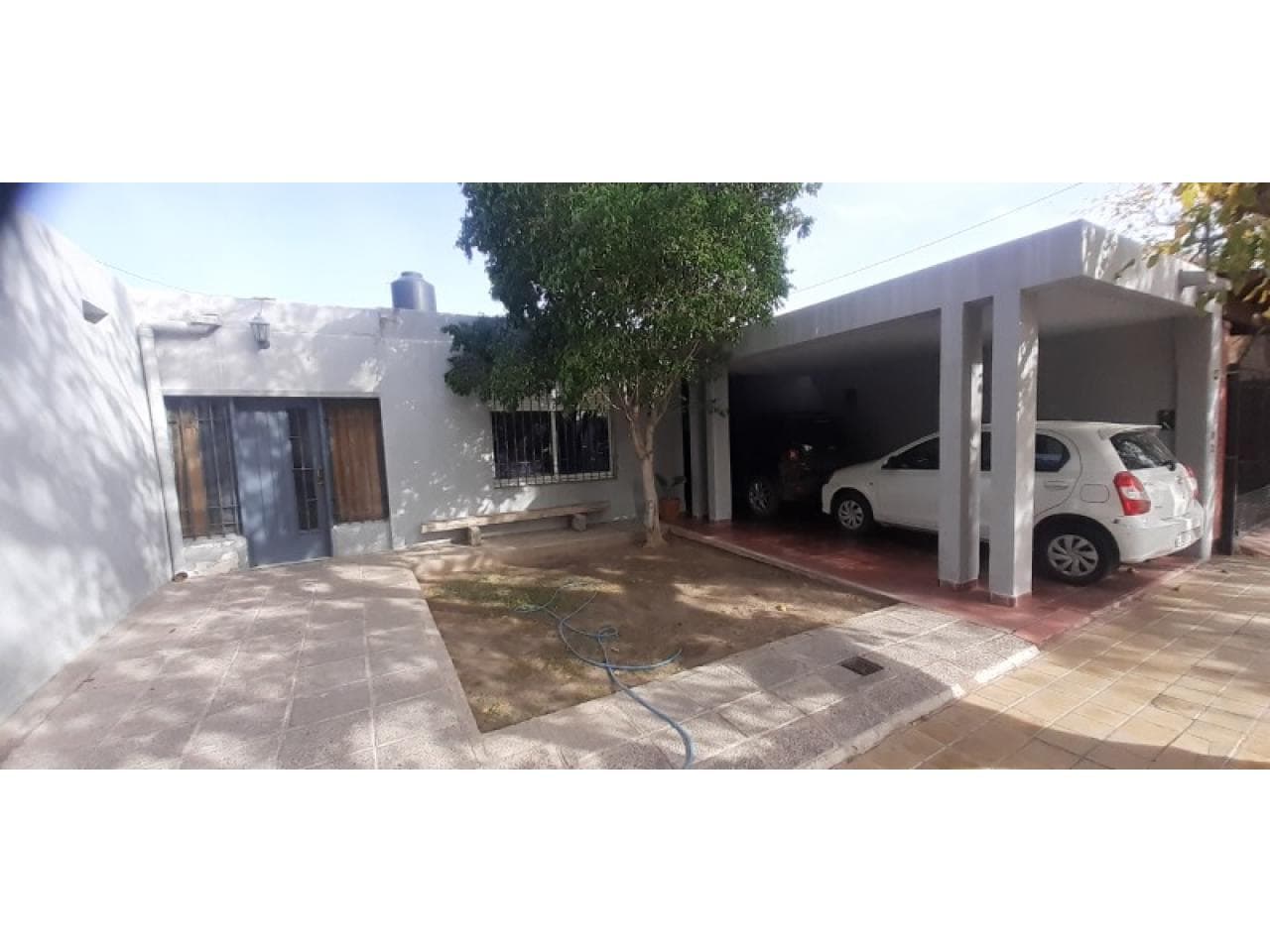 Venta. Casa En Rivadavia - Barrio Camus-