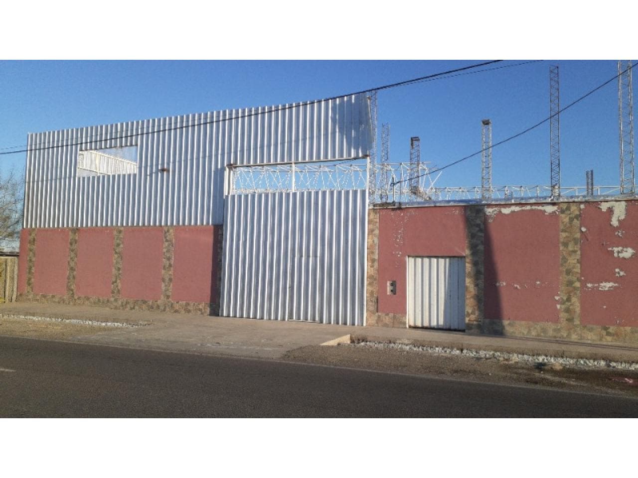 Nave Industrial, Con Oficinas- Con Cierre Perimetral