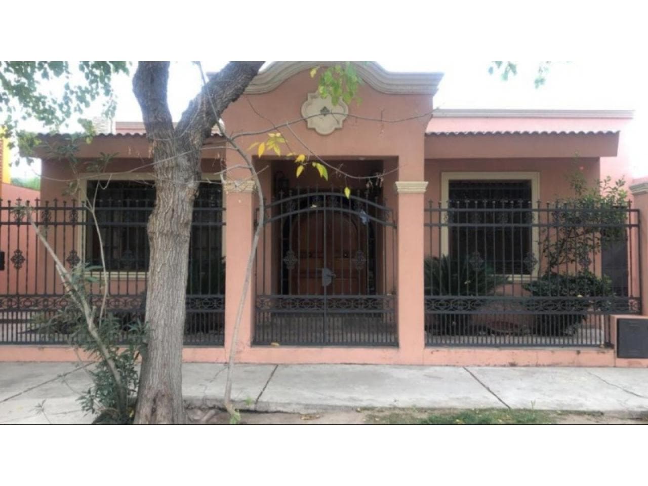 Vendo Casa De Categoria,  Apto Cred. Hip. En Santa Lucia.-