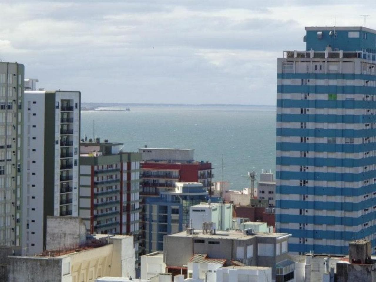 Venta Depto. Centrico En Mar Del Plata A 100 Mts De La Playa - 2 Piso Frontal , Con Vista Al Mar .-