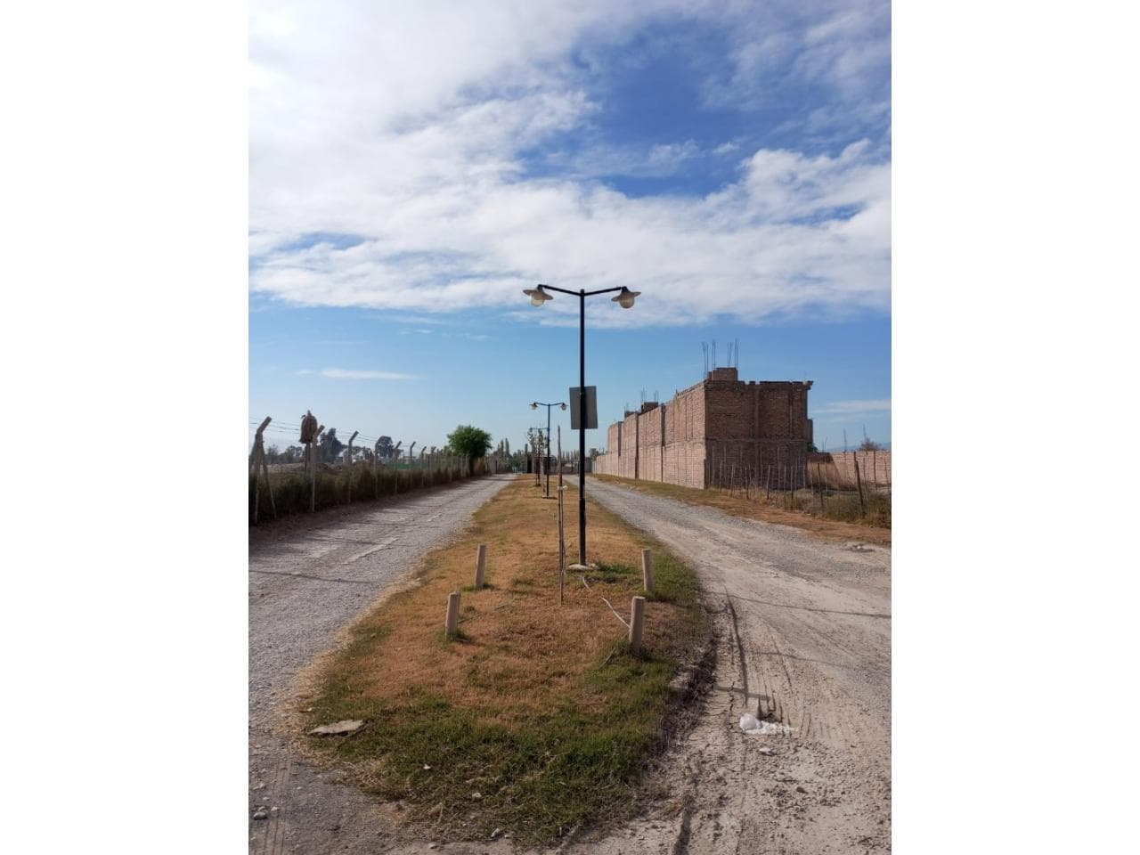 Oportunidad única Ya Dueño Vende Lote 880 M2 Zona Exclusiva Barrio Privado La Enriqueta. Escrituracion Inmediata