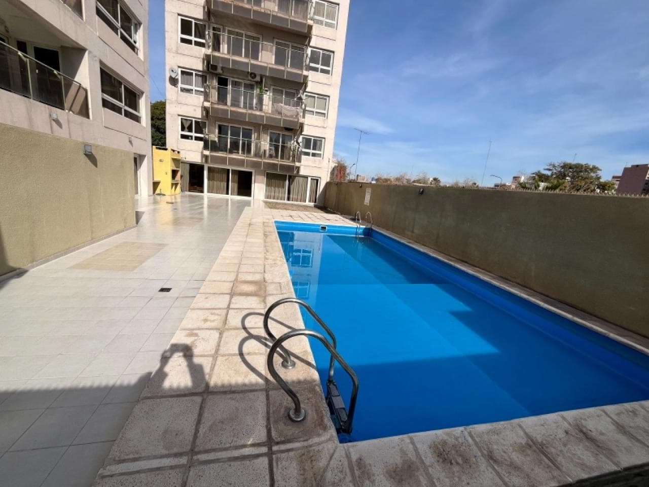 Semipiso Edificio Catamarán Vl  -  Sup Total 272 Mts  - 3 Dormitorios -  3 Baños . 2 Cocheras. Piscina.