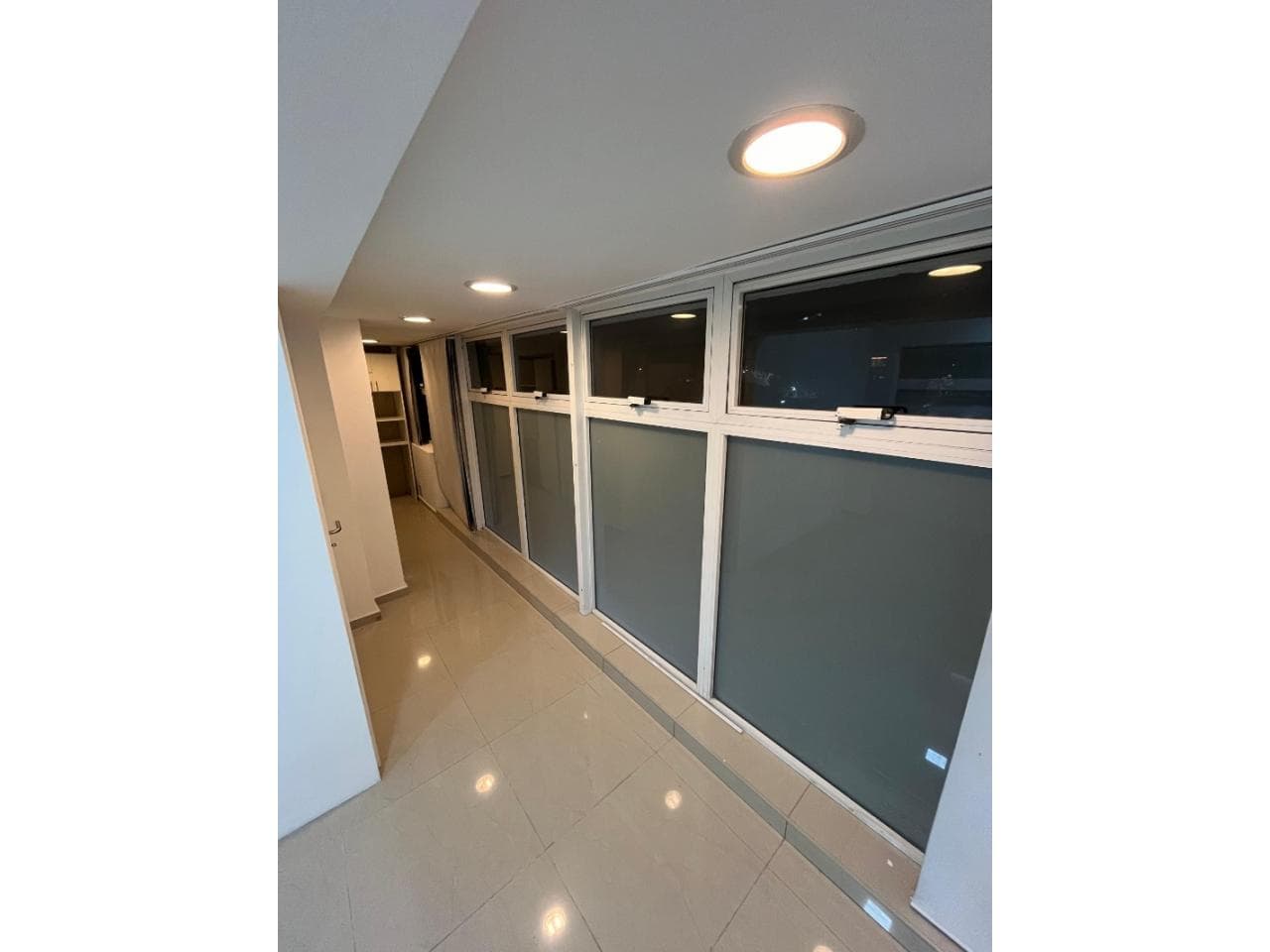 Alquiler Oficina 3 Ambientes - 60m2 - Capital - A 50m Del Centro Civico - Con Cochera