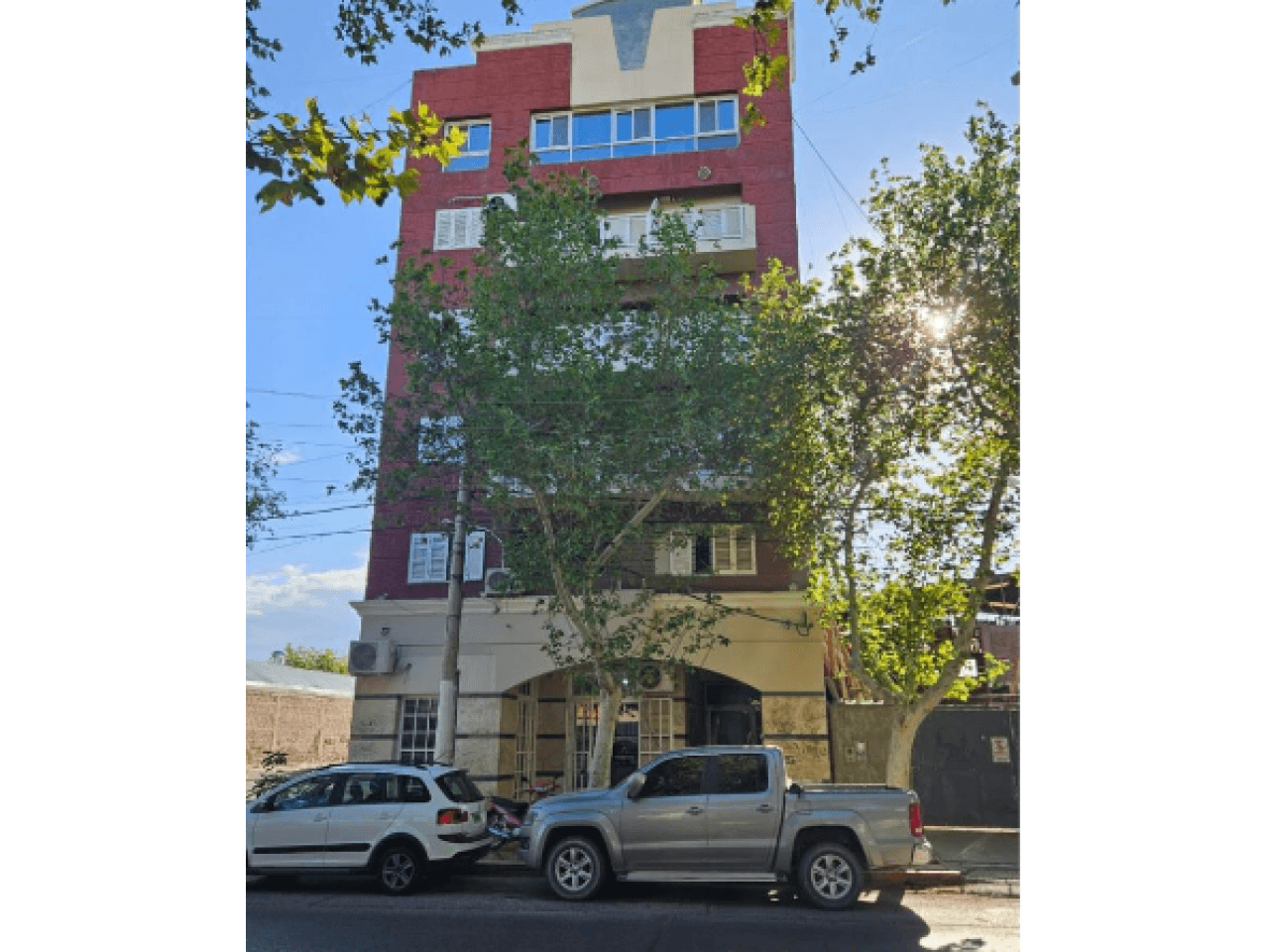 Venta. Departamento, 2 Dormitorios. Mendoza Y Esquiu. Capital