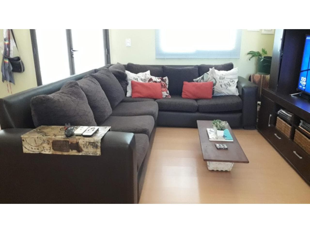 Venta. Barrio Cooperarq 8. Hermosa Casa Amplia. 3 Dormitorios, Amplia Cochera