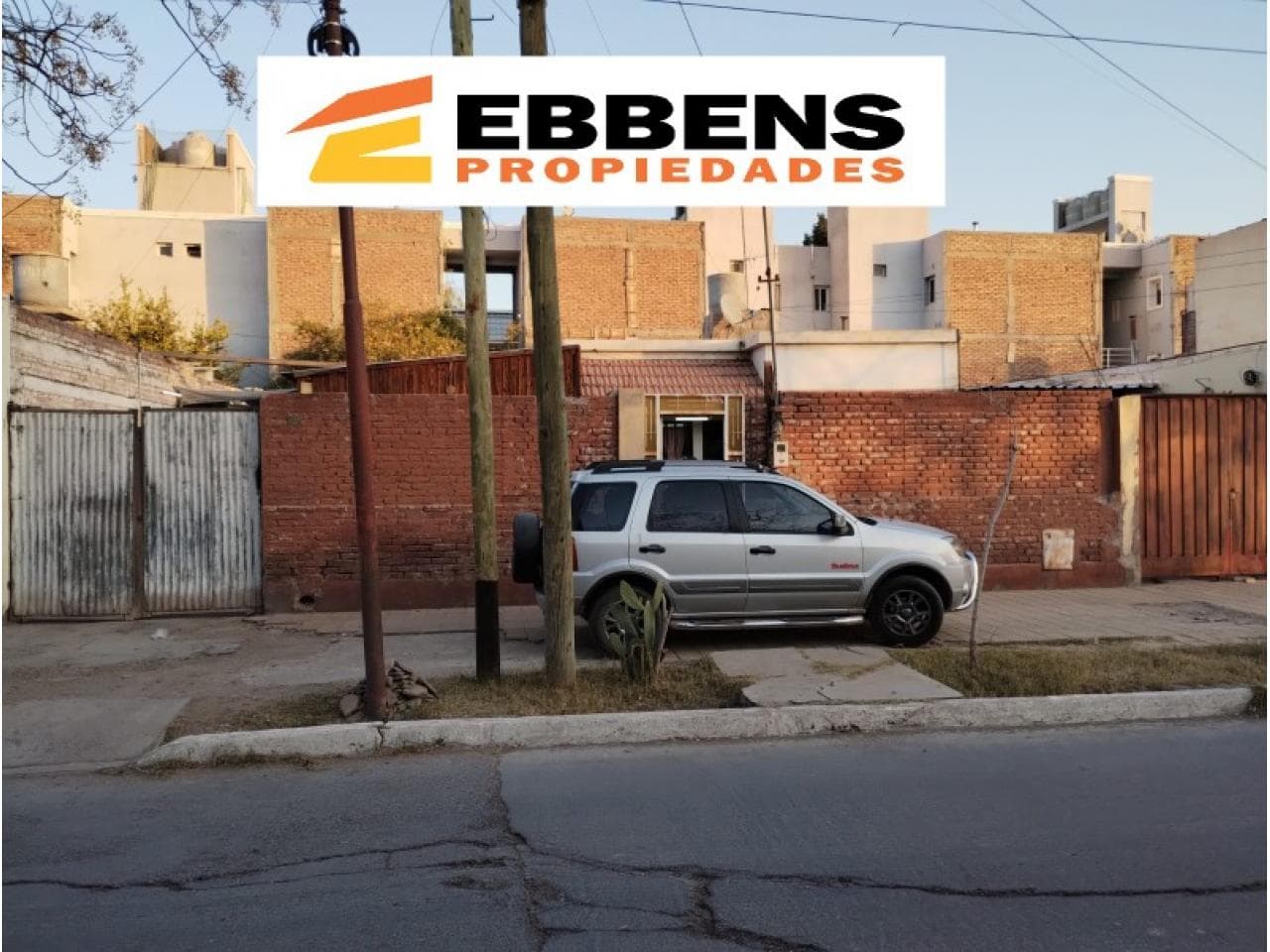 Venta. Casa Centrica, Excelente Punto, Mas De 12 Mts De Frente