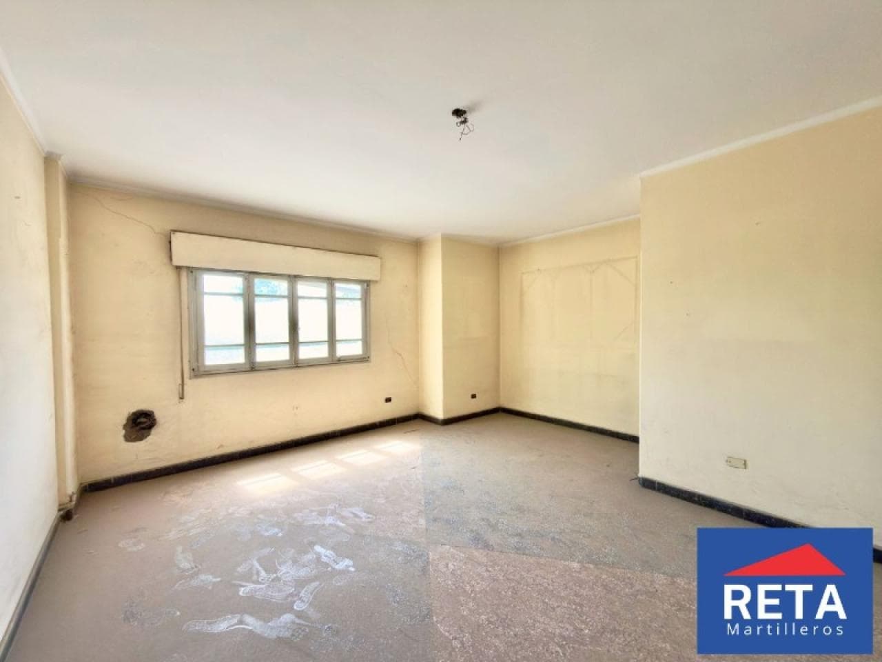 Venta. Departamento De 3 Dormitorios A Reciclar En Capital, 110 M2 Cubiertos.