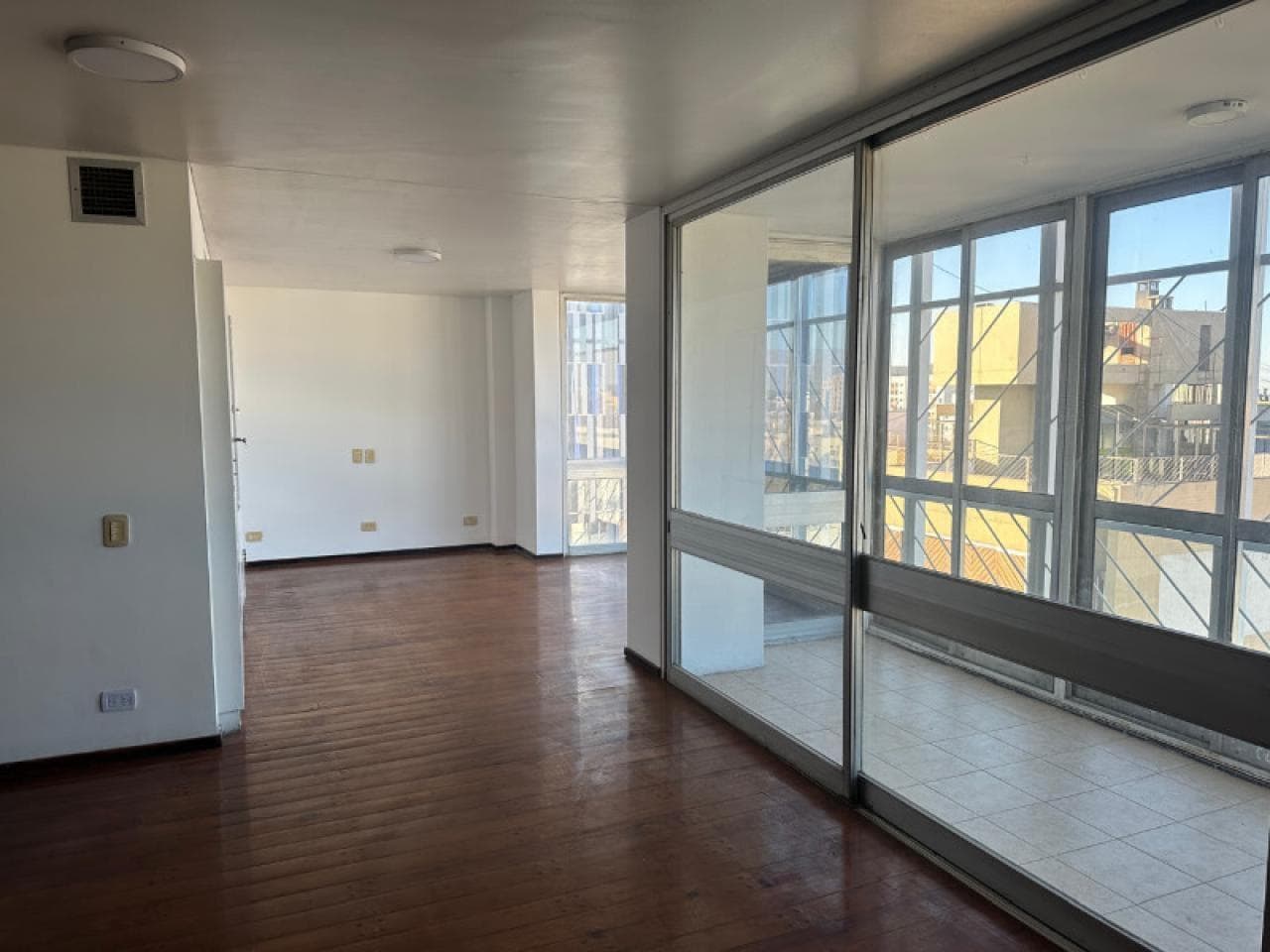 Venta. Departamento, 4 Dormitorios. Categoria. Consorcio Rivadavia 2. Capital
