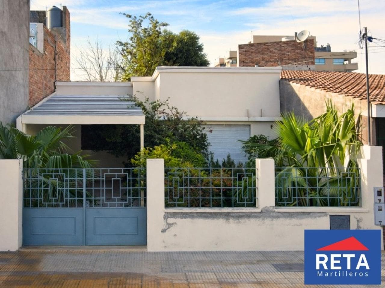 Venta. Casa A Reciclar Con Terreno  De 400 M2 En Capital. Apta Crédito Hipotecario.
