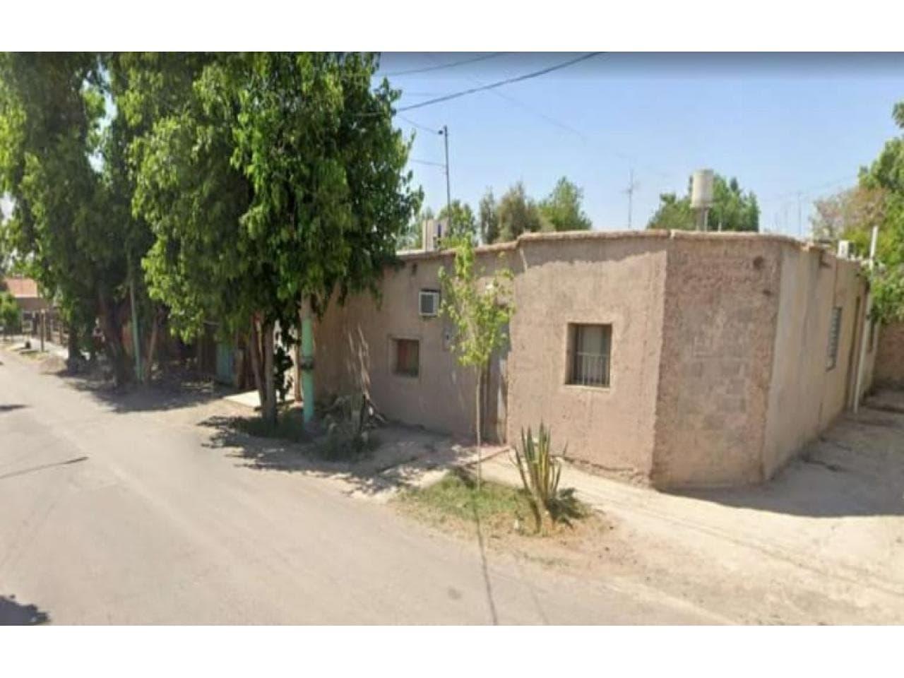 Venta. Casa Esquina Excelente Ubicacion. Rivadavia