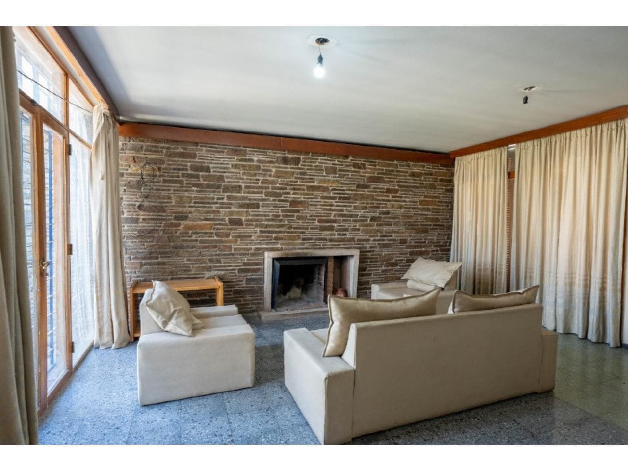 Venta Hermosa Casa Sobre Avenida Libertador. Santa Lucia